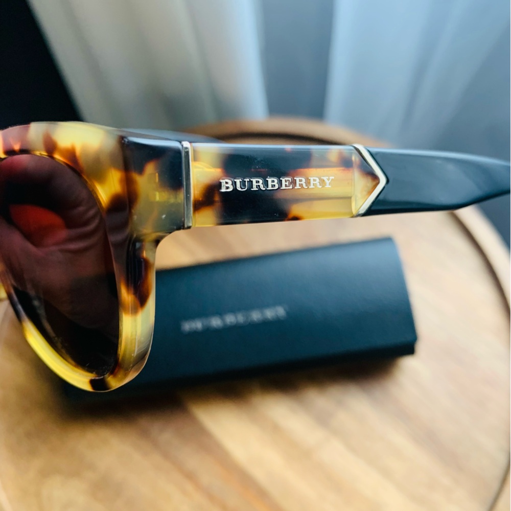 Burberry Tortoise Shell Sunglasses B4156 - Picture 3 of 7
